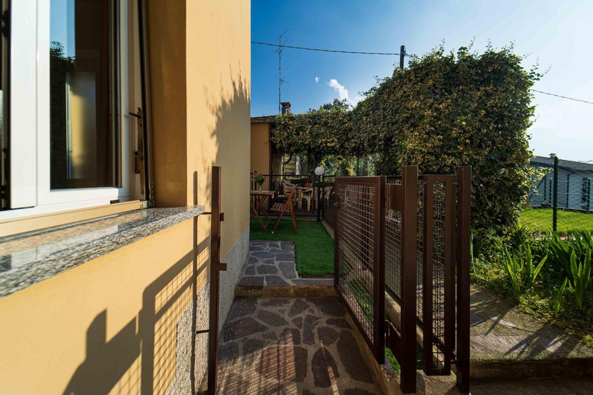 Moonlight - Lecco Getaway Lägenhet Exteriör bild
