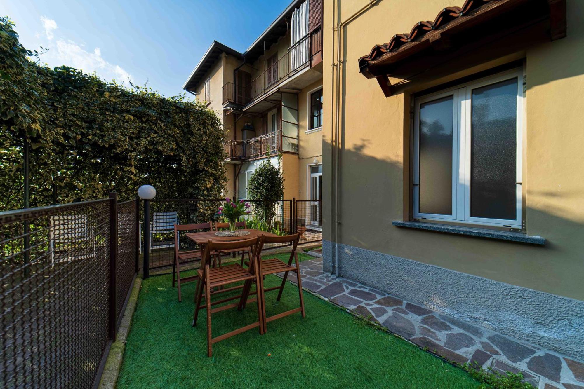 Moonlight - Lecco Getaway Lägenhet Exteriör bild